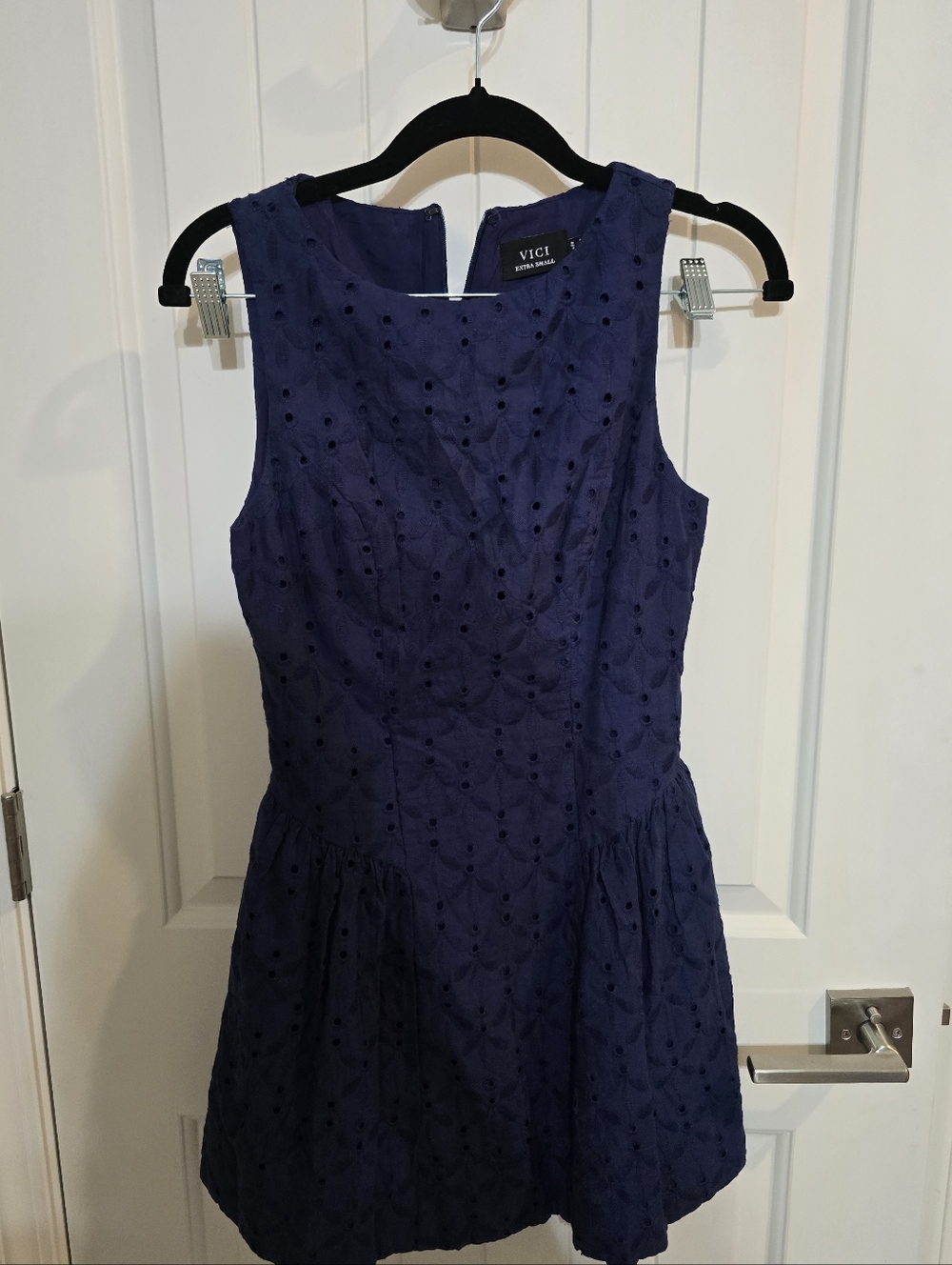 NWOT ViCI Paige Minidress Navy Eyelet Sleeveless Fit & Flare Dress XS 2 0 Summer - Picture 5 of 9